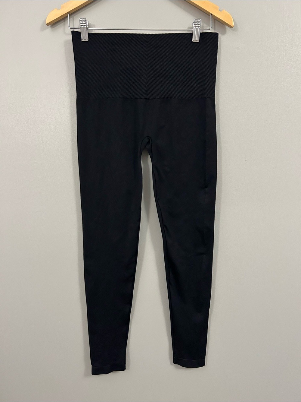 SPANX Assets Black High-Waist Sculpting Leggings Large